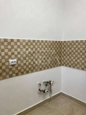 2 camere renovat pe Mihalache cu Vedere Spate - imagine 6