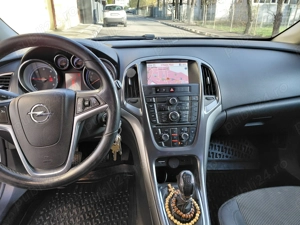 Opel Astra j Sport tourer 2012 - imagine 2