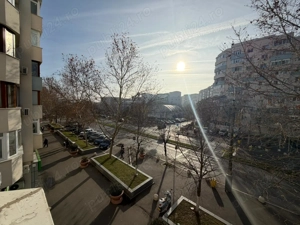 Metrou Aparatorii Patrie 3 cam bloc 1985 et 2 - imagine 7