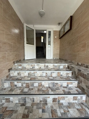 Metrou Aparatorii Patrie 3 cam bloc 1985 et 2 - imagine 14