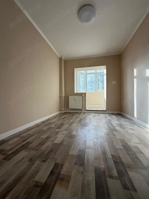 Metrou Aparatorii Patrie 3 cam bloc 1985 et 2 - imagine 12