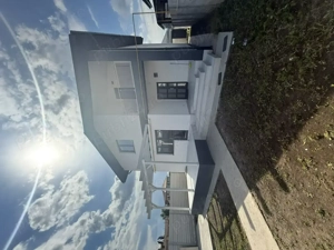 Casa de vanzare la cheie 