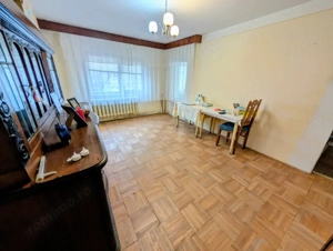 Apartament 4 camere decomandat 80mp 2 băi + balcon de renovat parter Rond Vechi - imagine 2