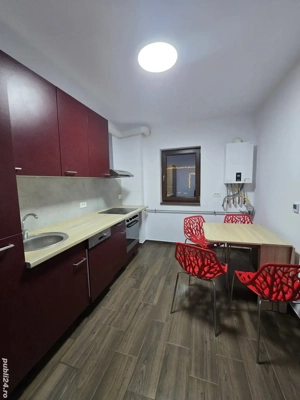 casa cu 4 camere de inchiriat