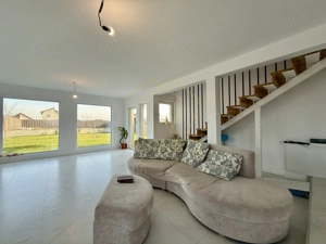 Vila cu 6 camere eficienta energetic 265 mp utili | Sacalaz | E-V