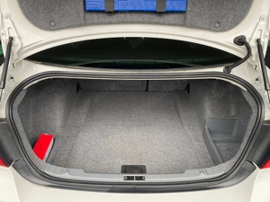 BMW Seria 3 2010 318i - imagine 8