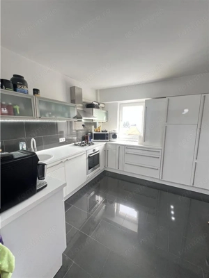 Apartament 3 camere mobilate utilate 2 bai pivnita zona Turnisor Sibiu - imagine 12