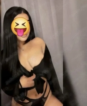 brunetă  ideală , reala dulce și apetisantă 