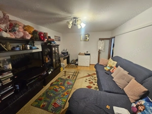 Apartament cu 3 camere de vânzare în Curtea de Argeș. - imagine 2