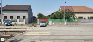 De închiriat sau asociere , casă și teren  - imagine 3