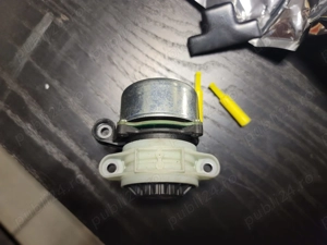 Vand pompa adblue OE Mercedes A099470080064 - imagine 5