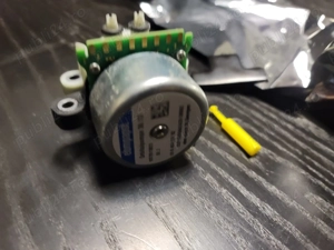 Vand pompa adblue OE Mercedes A099470080064 - imagine 4