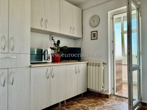 Apartament cu 3 camere de vânzare în Mangalia , 500m până la plajă  - imagine 2