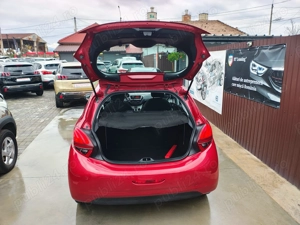 Peugeot 208 PureTech 68 Like - imagine 10