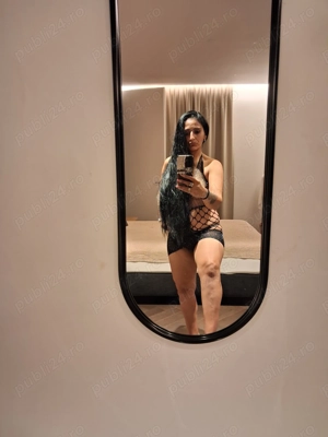 Bruneta matura și sexi experimentata și foarte îngrijită te astept la mine în locație! 