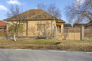 Casă de vanzare, pozitie excelenta, la intrare in Loc. Galsa