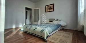 Casa Spatioasa cu Teren Generos in Vladimirescu - imagine 2