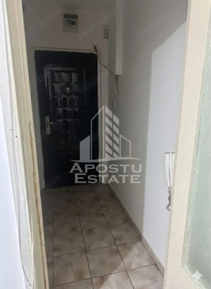 Apartamentul cu 2 camere, balcon, parter inalt, zona Sagului - imagine 5