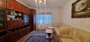 Apartament cu 3 camere, etaj 1, centrala proprie,  Lipovei