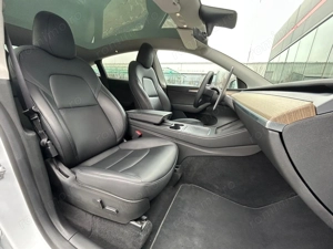 Tesla Model Y - imagine 13