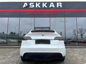 Tesla Model Y - imagine 6