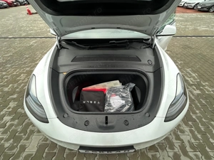 Tesla Model Y - imagine 18