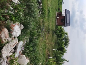 Vind 2 locuri  1100m2 și 1ooom2 la sosea în Vaslui pe șoseaua Ciusmeaua Moldovencii pe partea dreapt