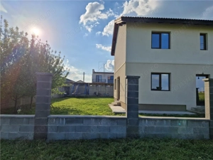 Casa Individuala - Mobilata si utilata - 605 mp teren. - imagine 2