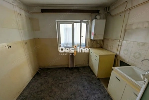 Apartament 4 camere decomandat 80mp 2 băi + balcon de renovat parter Rond Vechi - imagine 8