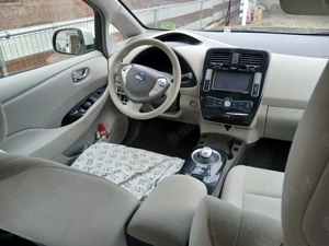 Nissan leaf electric