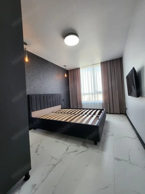 Va oferim spre închiriere un apartament spațios de 2 camere, situat pe Bulevardul Decebal - imagine 2