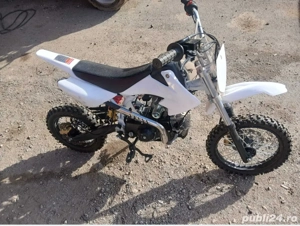 Motocicletă cross, 4 timpi cu pornire electrică