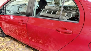 Toyota Yaris benzina 1.3 - imagine 4