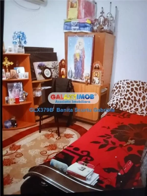 Vanzare apartament 2 cam , renovat ,etaj 2 din 4 Piata Resita - imagine 4