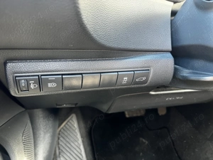 Toyota Corolla 1.8 Hybrid in echiparea speciala TREK - imagine 12