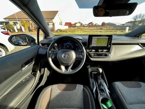 Toyota Corolla 1.8 Hybrid in echiparea speciala TREK - imagine 5