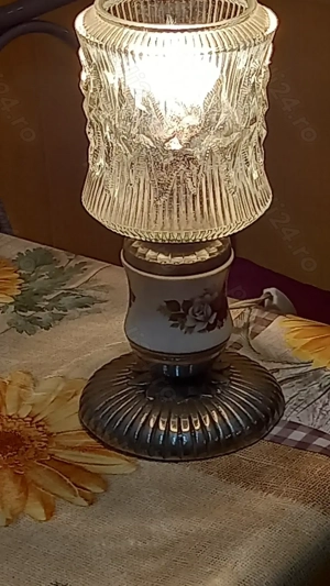 Vand veioza veche stare perfecta,functionala,portelan- alama