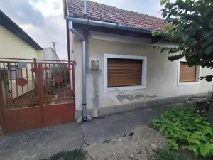 Teren 539 mp + casă bătrânească de vânzare în zona Girocului