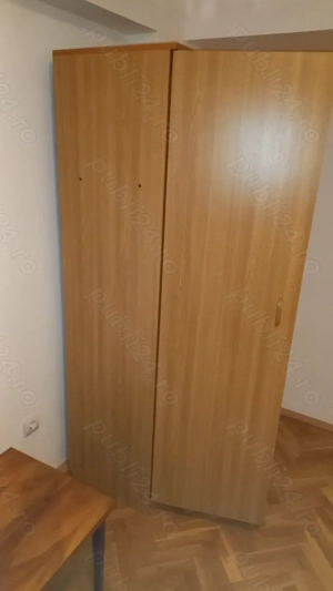 Vand dulap camera cu 1 usa,culoare deschisa natur,compartimentat interior