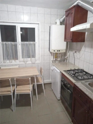 de inchiriat apartament decomandat  zona Canta