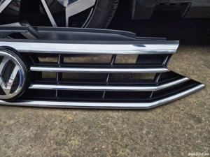 vând grilă față vw passat b8 an 2019!