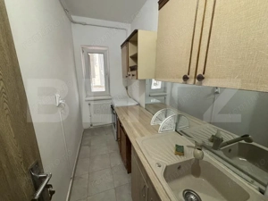 Garsoniera de vanzare, 26 mp, etajul 3, zona Bradet - imagine 4