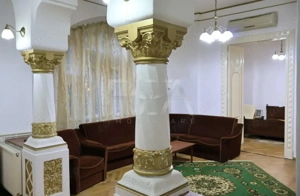 3 Camere | Piata Victoriei |  Parter în vilă interbelică