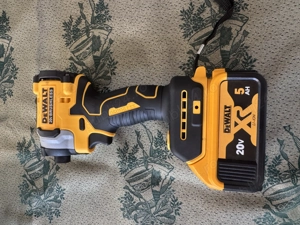 DeWalt bormasina filetanta cu impact NOUA