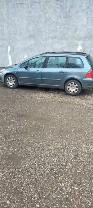 Peugeot 307 / 2006 , 1,6 diesel motor defect pentru piese de schimb - imagine 3