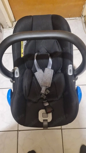 Vând urgent scoica auto venicci cu bază isofix.