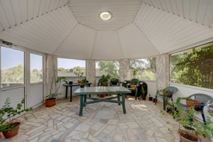 Corbeanca-Laguna Albastra, refugiu exclusivist la lac, vila cu piscina - imagine 13