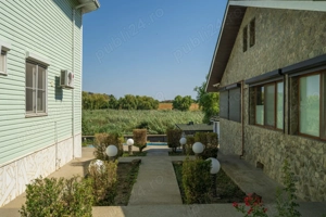 Corbeanca-Laguna Albastra, refugiu exclusivist la lac, vila cu piscina - imagine 20