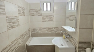 Vand sau inchiriez apartament 4 camere in Deva, zona Pietei Centrale, etaj 3,  - imagine 4
