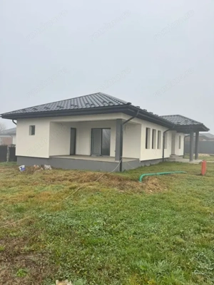 Casă individuală de vânzare – 131 mp construiți, teren 6 ari  - imagine 6